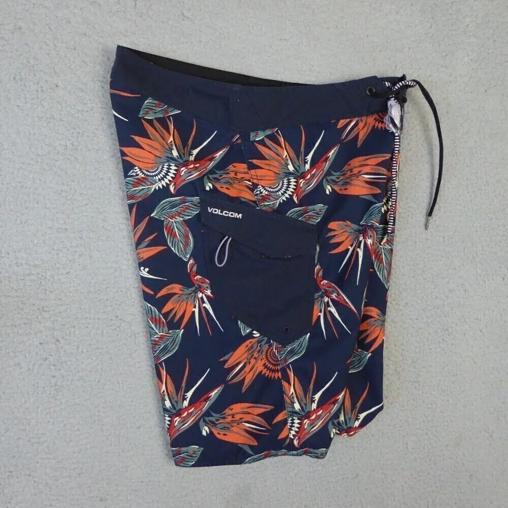 Volcom Boardshort Men's Size 32 Blue Floral Hawaiian Surf Beach Swim Trunks